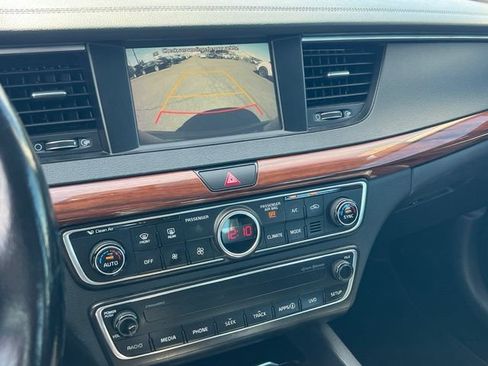 Used 2017 Kia Cadenza Premium FWD image 22