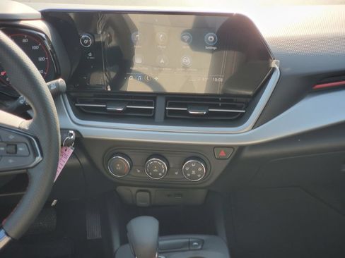 New 2026 Chevrolet Trax RS w/ Sunroof Package FWD image 25