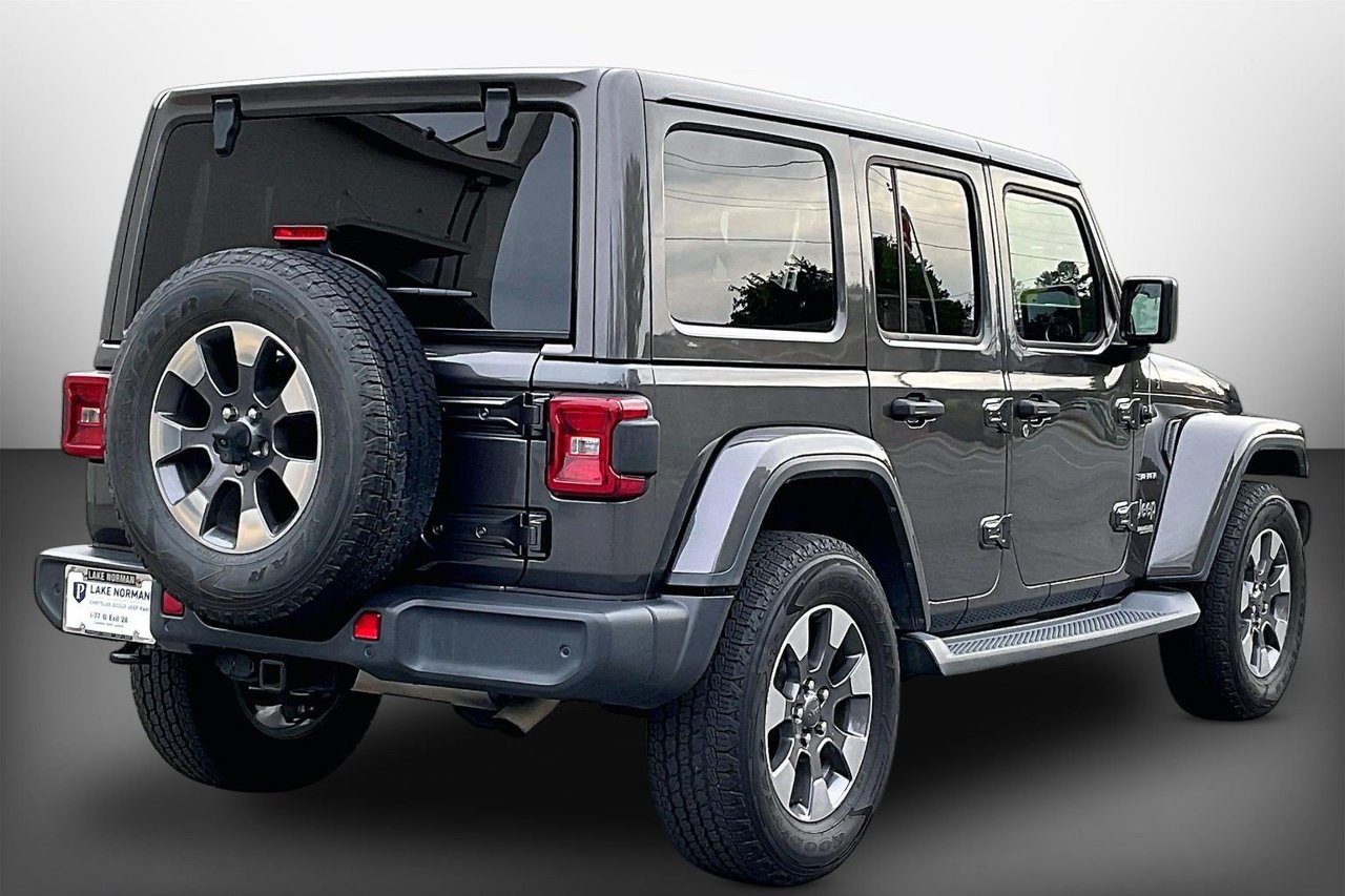 Certified 2018 Jeep Wrangler Unlimited Sahara w/ Dual Top Group AWD/4WD image 8