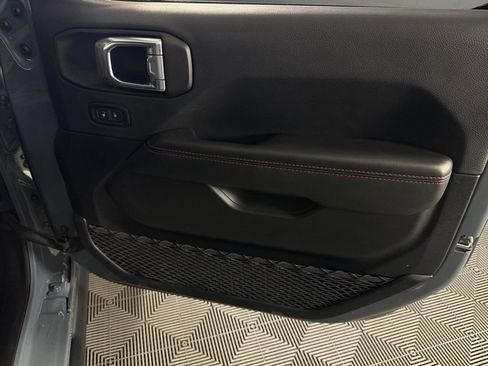 Used 2025 Jeep Gladiator Rubicon AWD/4WD image 35