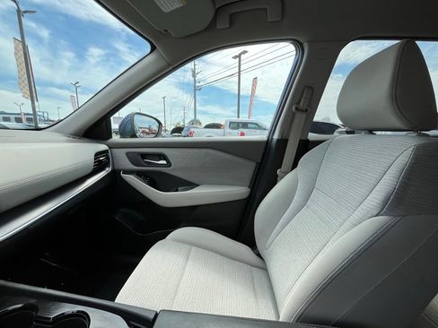Used 2022 Nissan Rogue SV AWD/4WD image 19