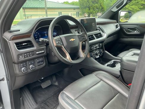 Used 2024 Chevrolet Tahoe High Country AWD/4WD image 11
