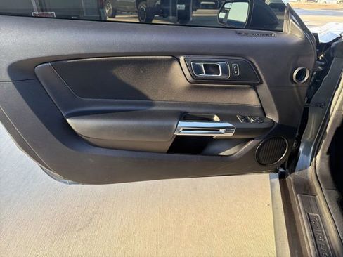 Used 2019 Ford Mustang GT w/ Black Accent Package RWD image 9