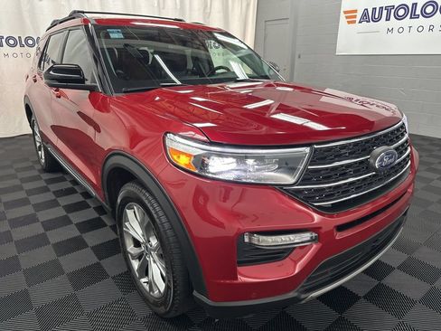 Used 2023 Ford Explorer XLT w/ Equipment Group 202A AWD/4WD image 3