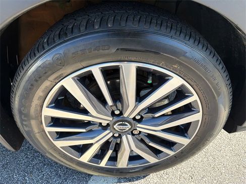 Used 2021 Nissan Kicks SV image 12