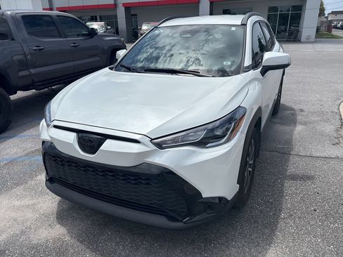 Used 2024 Toyota Corolla Cross AWD Hybrid image 8