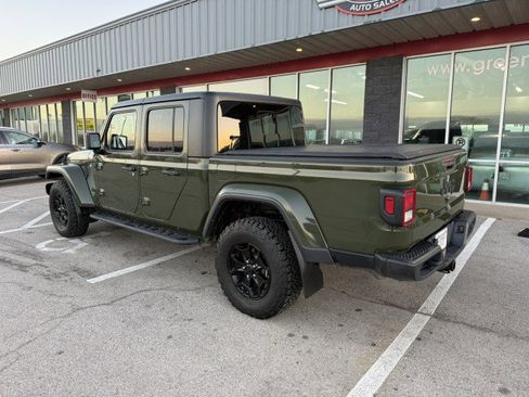 Used 2021 Jeep Gladiator Willys image 4