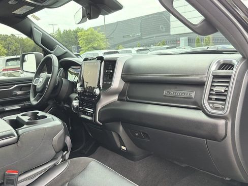 Used 2025 RAM 1500 Laramie AWD/4WD image 18