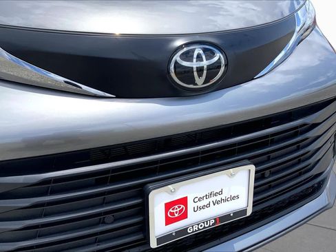 Certified 2026 Toyota Sienna XLE FWD image 29