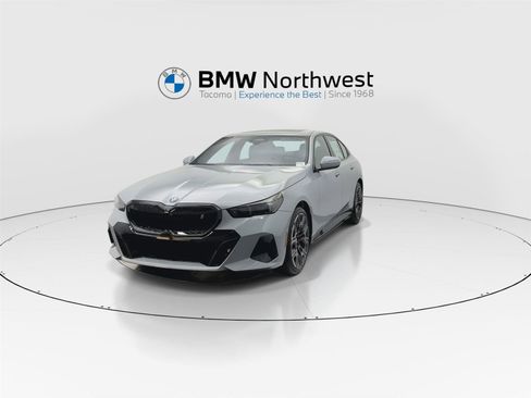 New 2026 BMW i5 eDrive40 w/ M Sport Package image 8