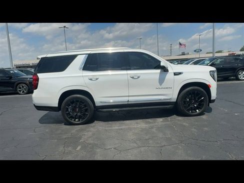 Used 2022 GMC Yukon SLT w/ SLT Premium Package AWD/4WD image 9