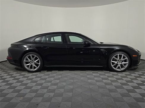 Certified 2025 Porsche Panamera 4 image 8