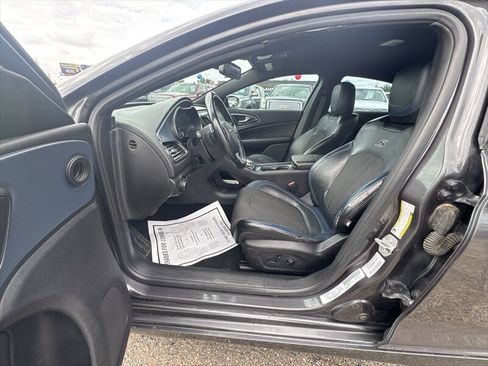 Used 2016 Chrysler 200 S FWD image 11