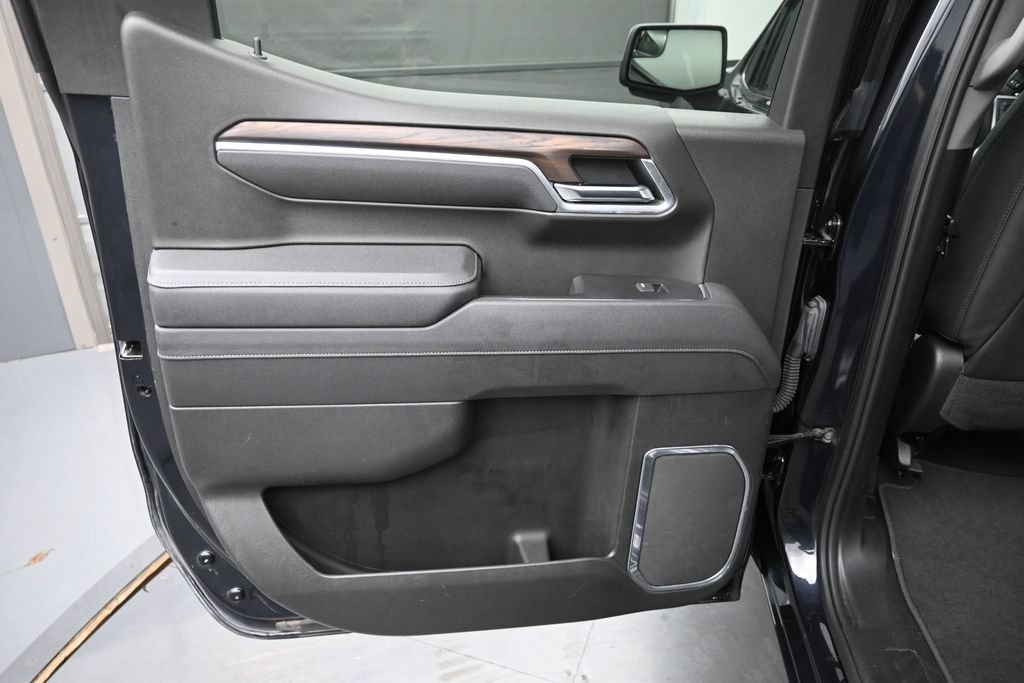 Used 2025 GMC Sierra 1500 SLT AWD/4WD image 21