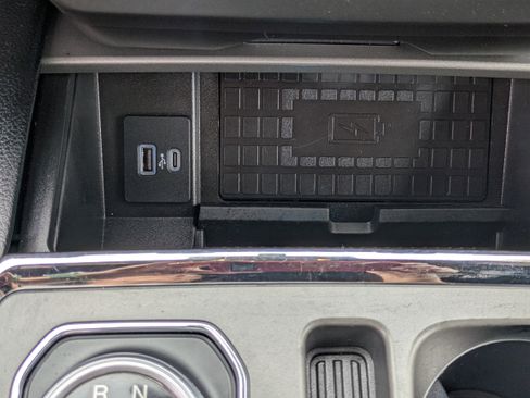 Used 2021 Ford Expedition XLT image 31