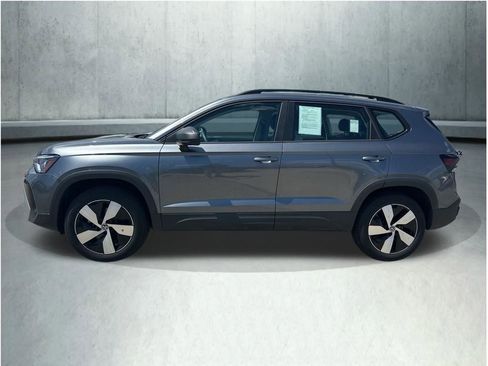 Used 2025 Volkswagen Taos S AWD/4WD image 2