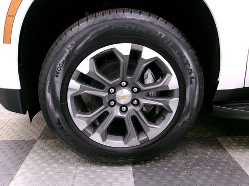 New 2026 Chevrolet Suburban LT w/ Comfort Package image 18