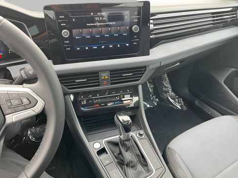 New 2025 Volkswagen Jetta SE image 16