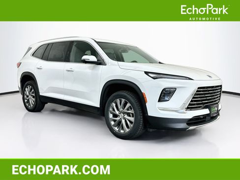 Used 2025 Buick Enclave Preferred AWD/4WD image 1
