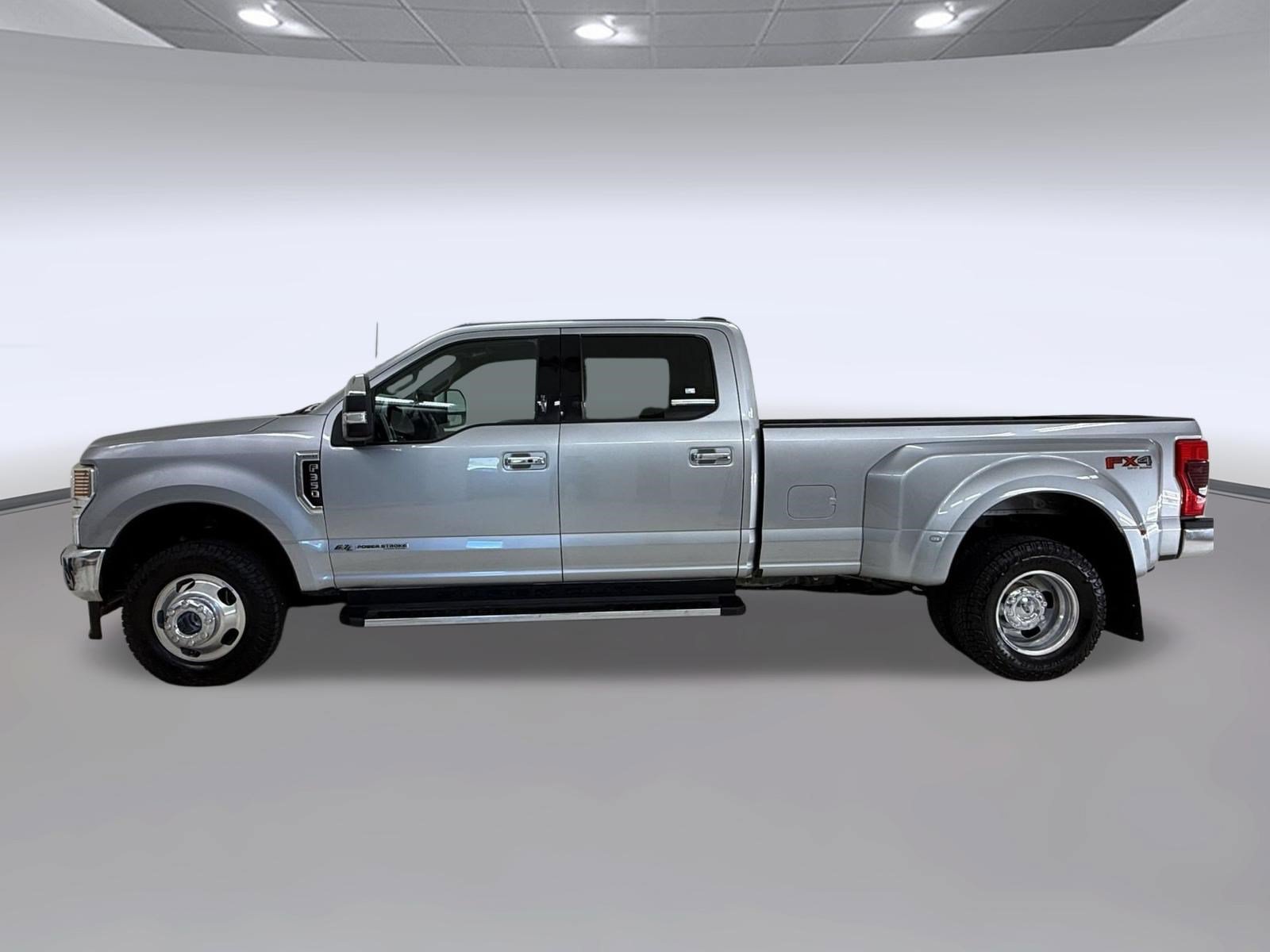 Used 2021 Ford F350 Lariat w/ Lariat Ultimate Package AWD/4WD image 2