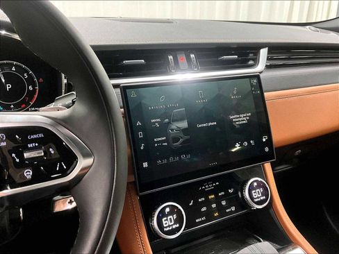 Used 2025 Jaguar F-PACE R-Dynamic S image 19