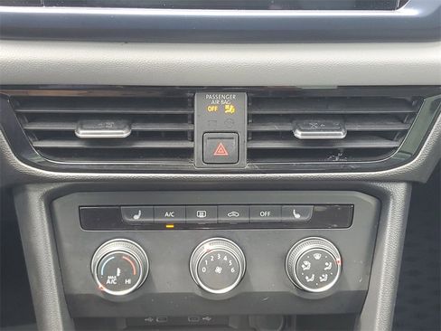 Used 2022 Volkswagen Taos SE image 80