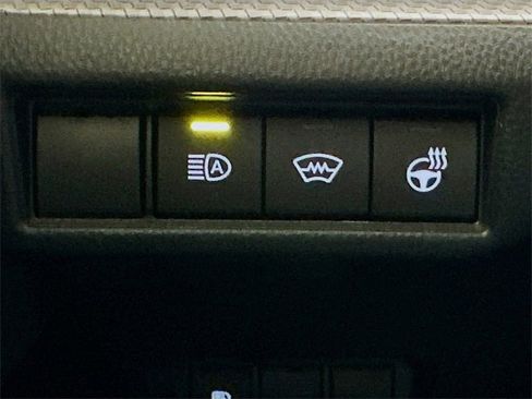 Used 2023 Toyota Prius XLE image 10