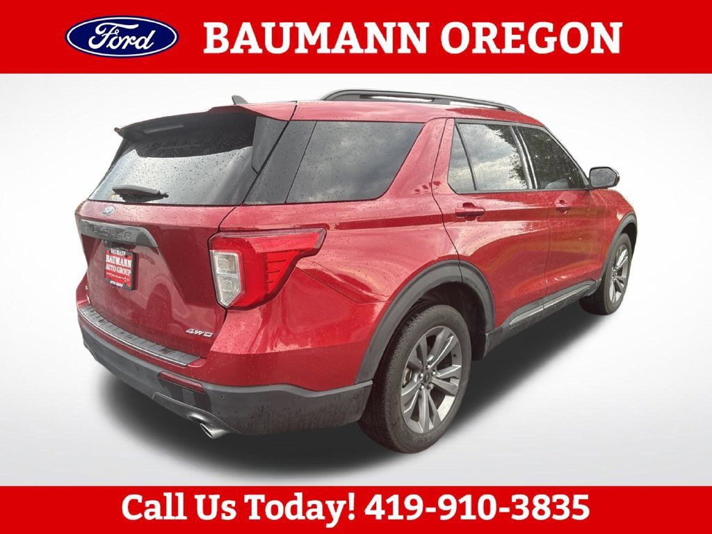 Used 2024 Ford Explorer XLT w/ Equipment Group 202A AWD/4WD image 3