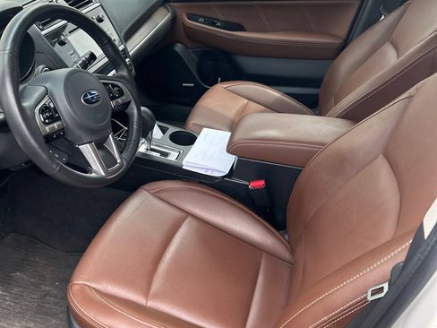 Used 2017 Subaru Outback 3.6R Touring AWD/4WD image 2