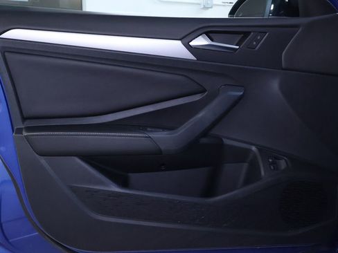 Used 2022 Volkswagen Jetta Sport image 11