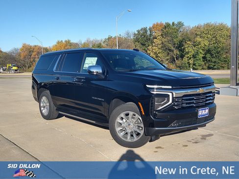 New 2026 Chevrolet Suburban Premier image 18