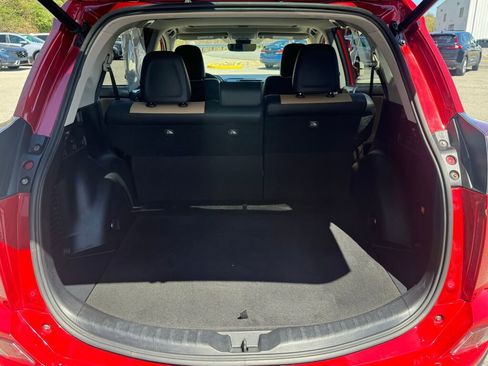 Used 2016 Toyota RAV4 Limited image 18