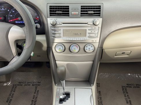 Used 2011 Toyota Camry LE w/ LE Extra-Value Pkg image 19