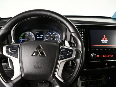 Used 2020 Mitsubishi Outlander SEL image 16