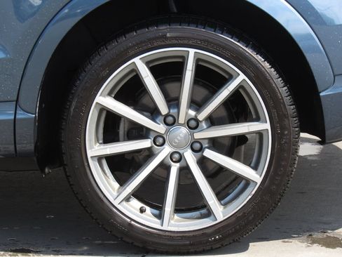 Used 2018 Audi Q3 2.0T Premium Plus w/ Premium Plus Package AWD/4WD image 35
