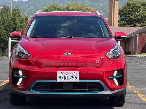 Used 2020 Kia Niro EX w/ Cold Weather Package FWD image 8