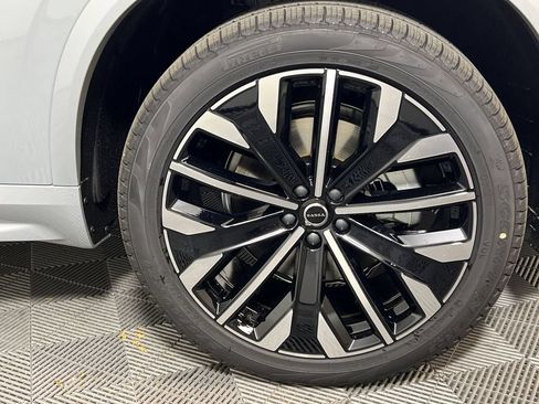 New 2026 Volvo XC90 B6 Plus w/ Protection Package Premier AWD/4WD image 17