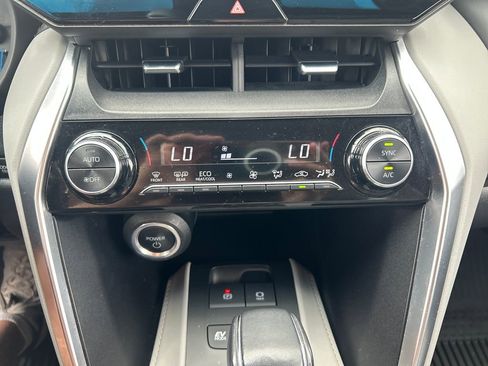 Certified 2023 Toyota Venza LE AWD/4WD image 28