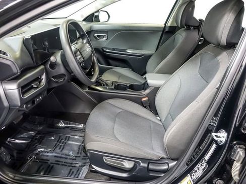 Used 2025 Kia K4 LXS image 12