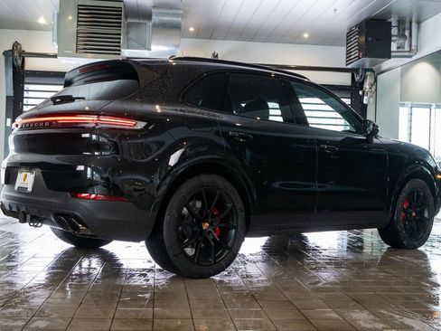 New 2026 Porsche Cayenne S image 11