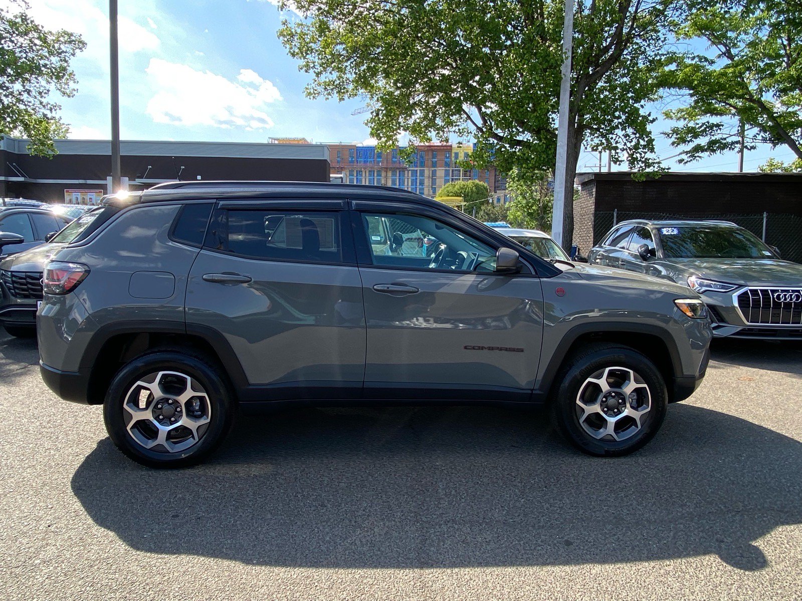 Used 2022 Jeep Compass Trailhawk w/ Trailhawk Elite Group AWD/4WD image 2