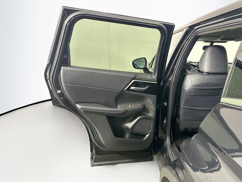 Used 2024 Mitsubishi Outlander SE AWD/4WD image 26
