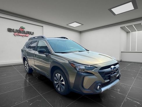Used 2025 Subaru Outback Limited AWD/4WD image 1