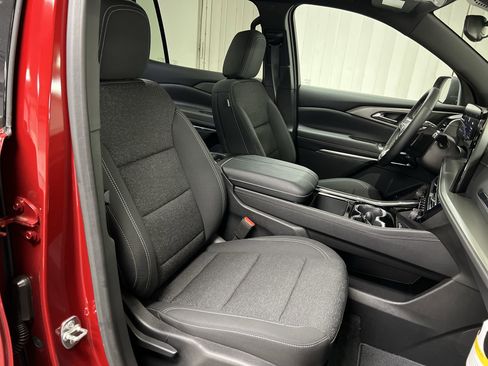 New 2025 Chevrolet Traverse LT image 27