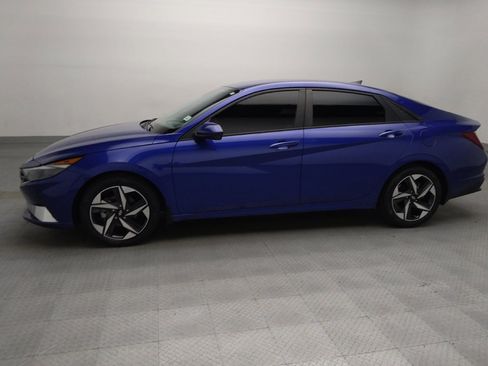 Used 2023 Hyundai Elantra SEL w/ Convenience Package FWD image 2
