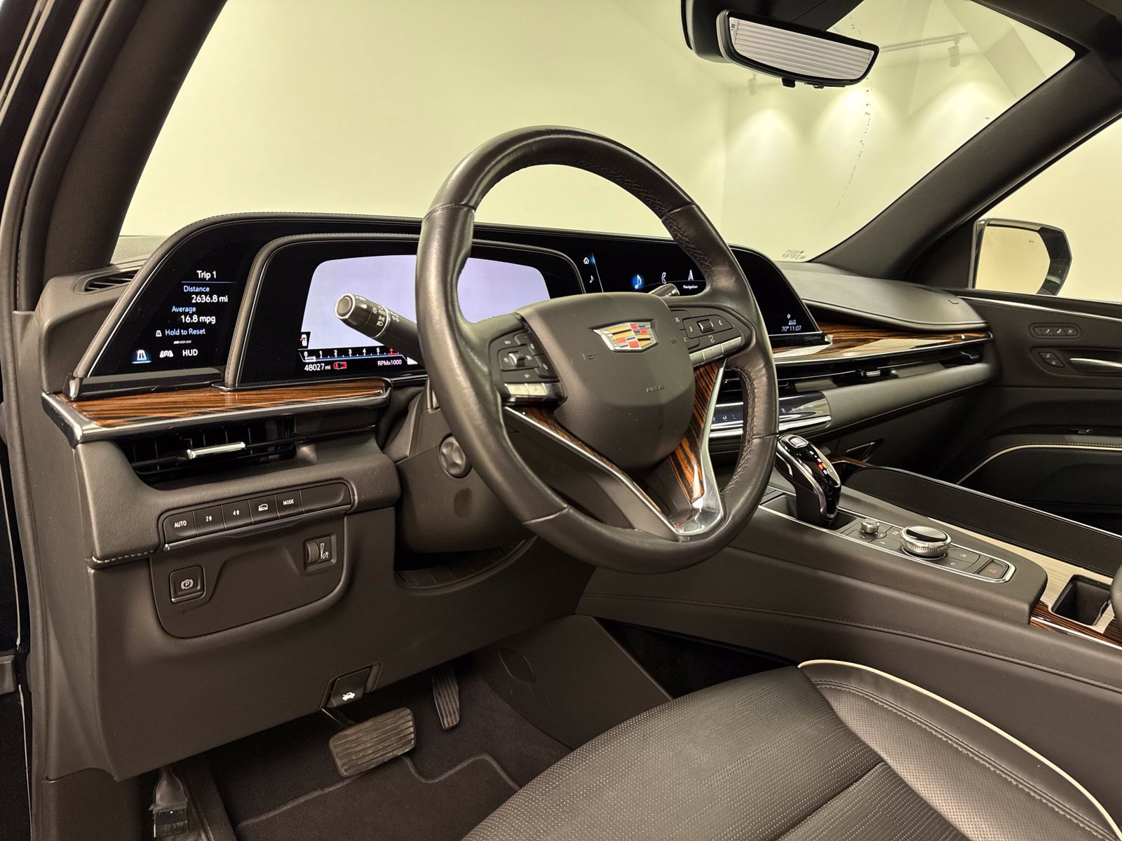 Used 2021 Cadillac Escalade ESV Premium Luxury AWD/4WD image 15