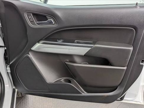 Used 2022 Chevrolet Colorado LT w/ Fleet Safety Package RWD image 16