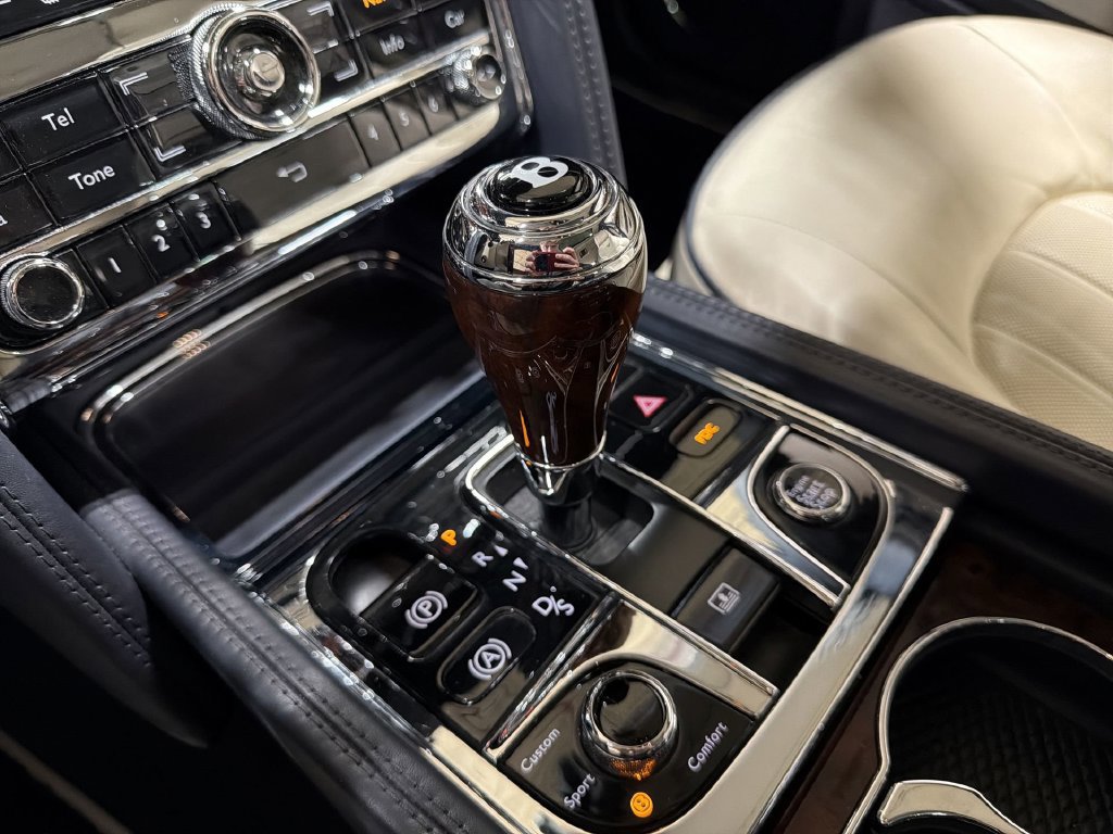 Used 2016 Bentley Mulsanne RWD image 23