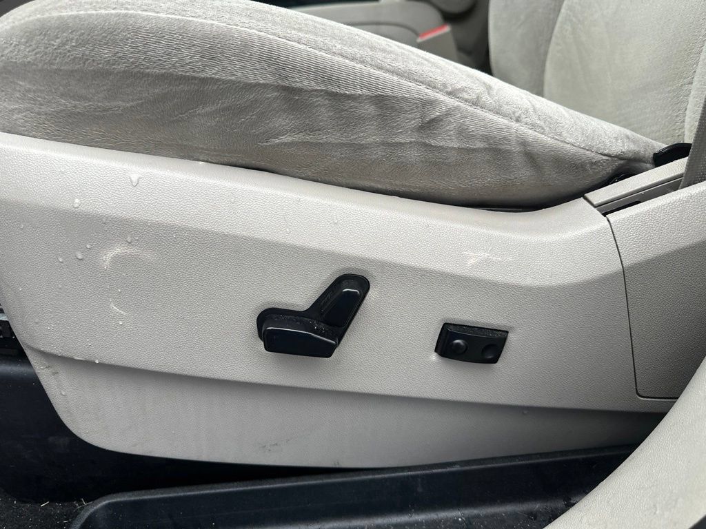 Used 2015 Dodge Grand Caravan SXT FWD image 19