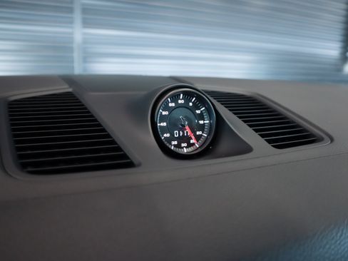 Used 2022 Porsche Cayenne Coupe image 21